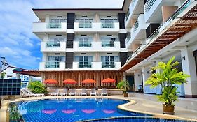First residencia Hotel